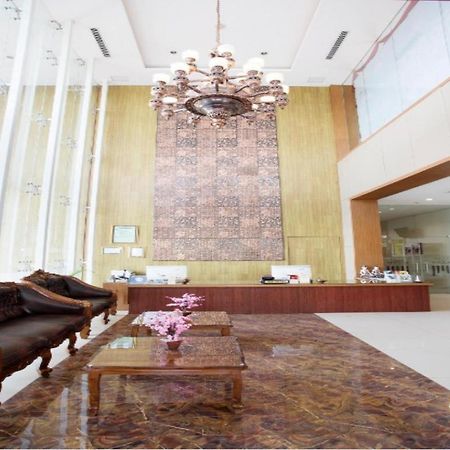 ดิ เอเทรียม โฮเต็ล แอนด์ รีสอร์ต ยอกยาการ์ต้า Hotel Melati ภายนอก รูปภาพ