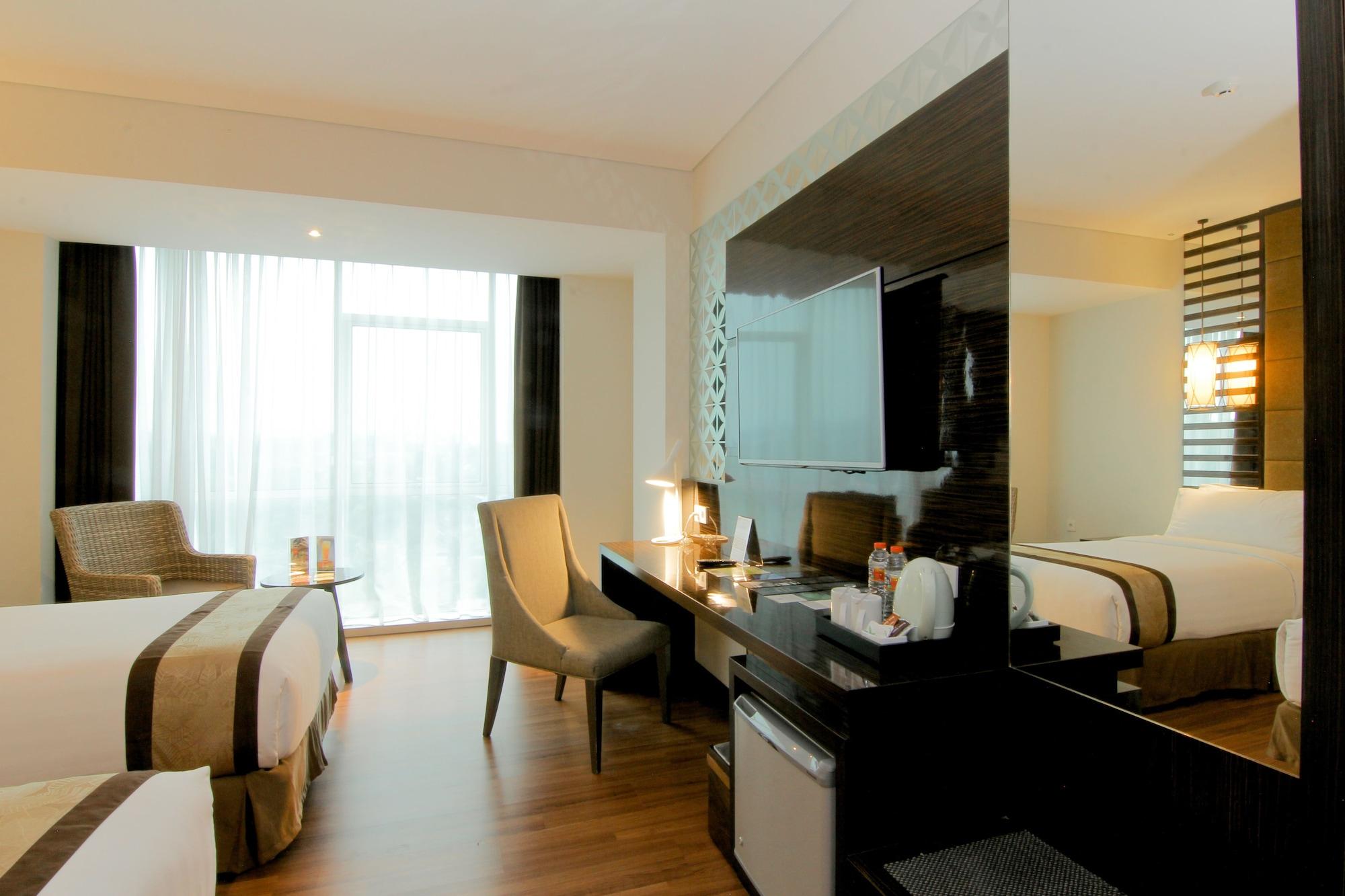 ดิ เอเทรียม โฮเต็ล แอนด์ รีสอร์ต ยอกยาการ์ต้า Hotel Melati ภายนอก รูปภาพ