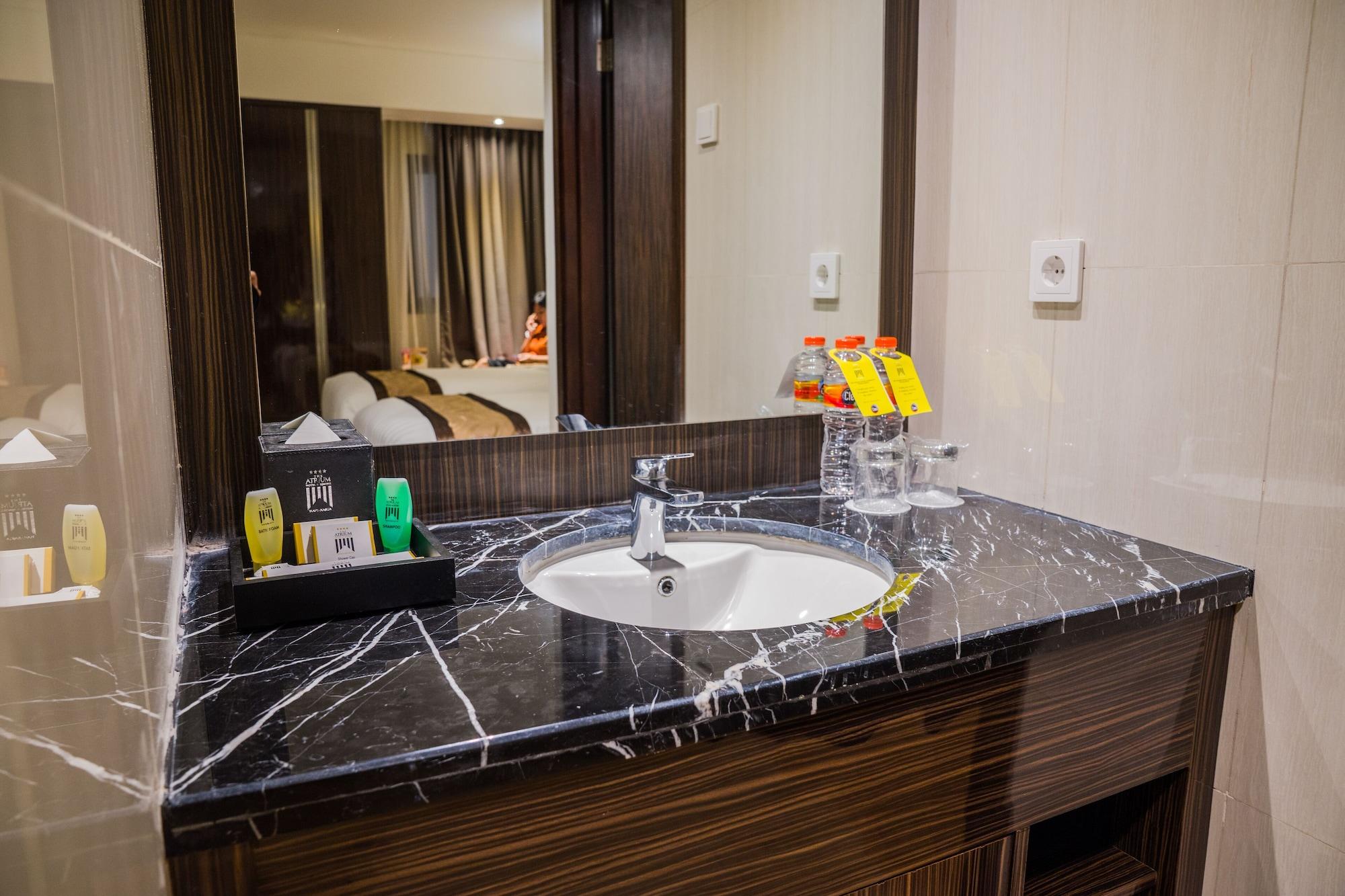 ดิ เอเทรียม โฮเต็ล แอนด์ รีสอร์ต ยอกยาการ์ต้า Hotel Melati ภายนอก รูปภาพ