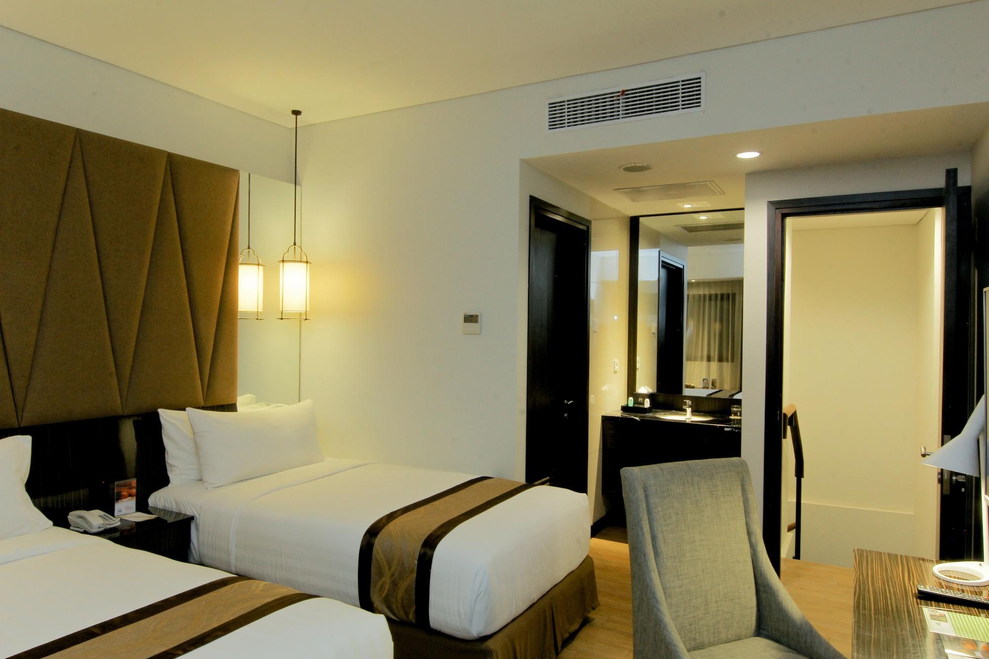 ดิ เอเทรียม โฮเต็ล แอนด์ รีสอร์ต ยอกยาการ์ต้า Hotel Melati ภายนอก รูปภาพ