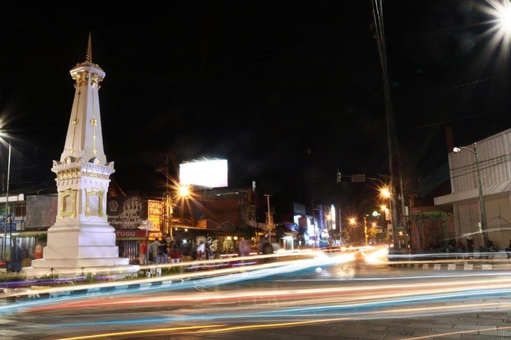 ดิ เอเทรียม โฮเต็ล แอนด์ รีสอร์ต ยอกยาการ์ต้า Hotel Melati ภายนอก รูปภาพ