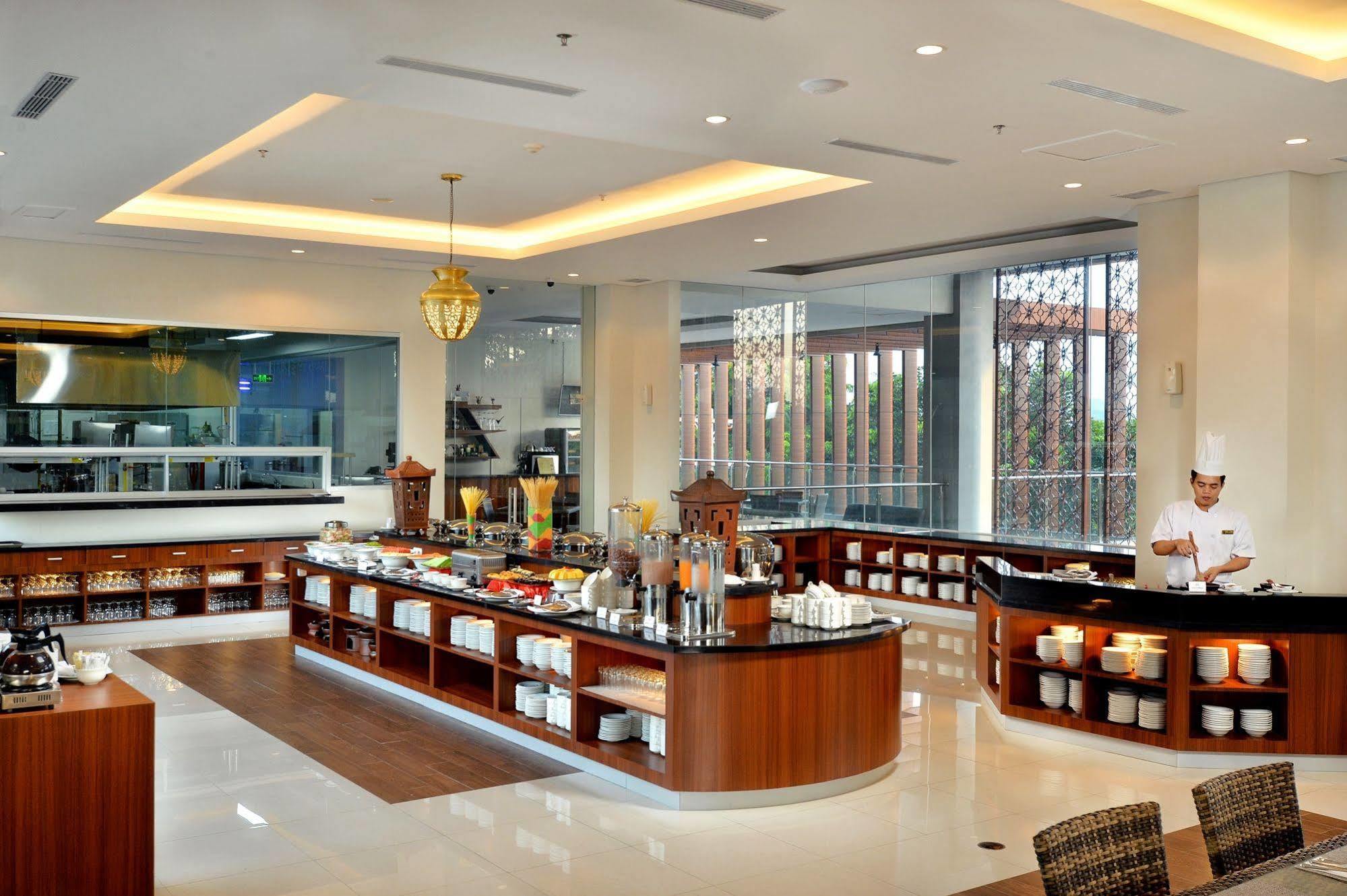 ดิ เอเทรียม โฮเต็ล แอนด์ รีสอร์ต ยอกยาการ์ต้า Hotel Melati ภายนอก รูปภาพ