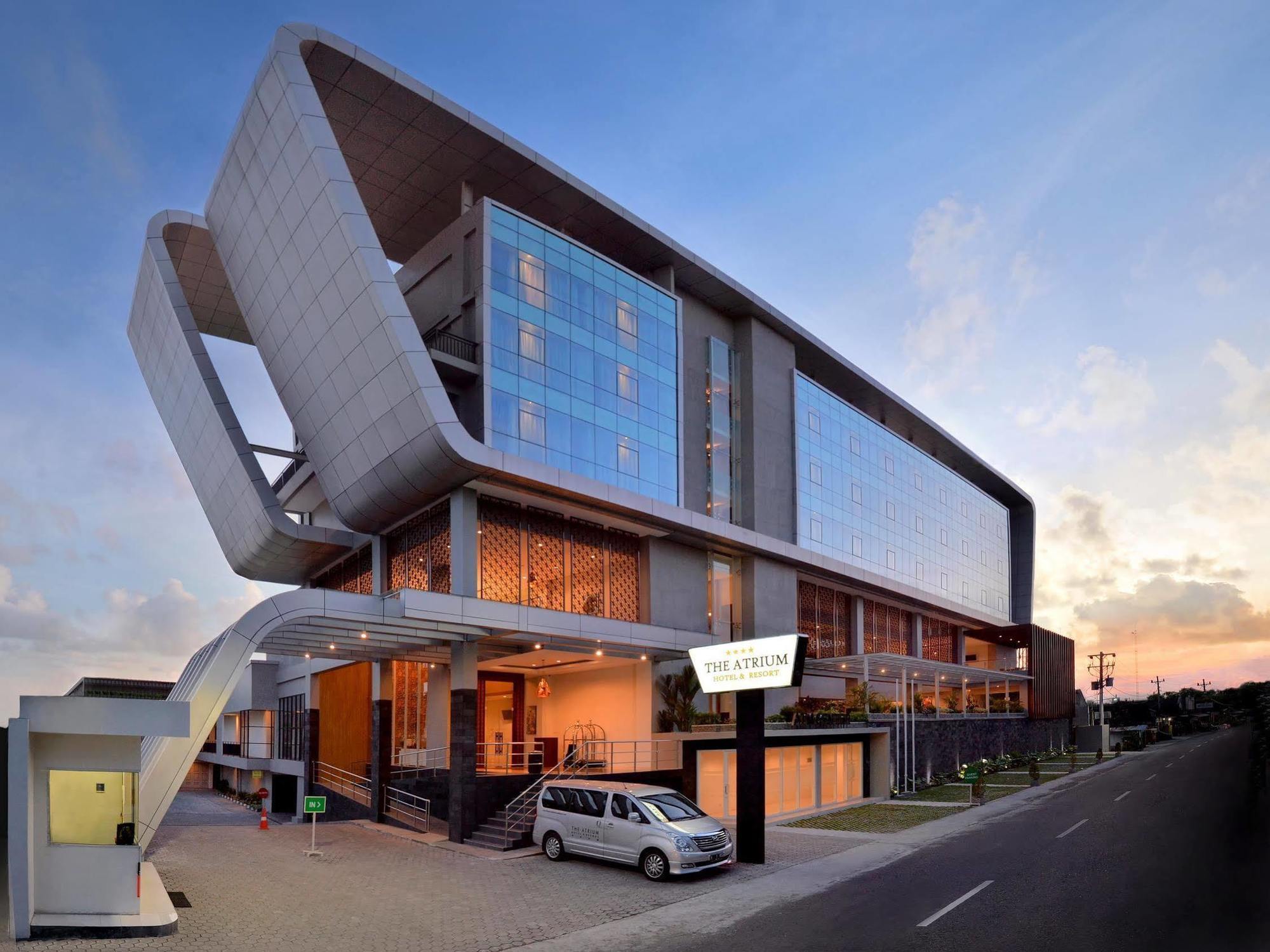 ดิ เอเทรียม โฮเต็ล แอนด์ รีสอร์ต ยอกยาการ์ต้า Hotel Melati ภายนอก รูปภาพ