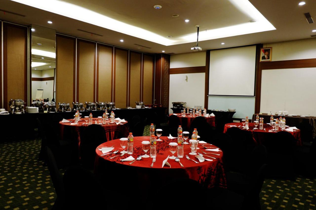 ดิ เอเทรียม โฮเต็ล แอนด์ รีสอร์ต ยอกยาการ์ต้า Hotel Melati ภายนอก รูปภาพ